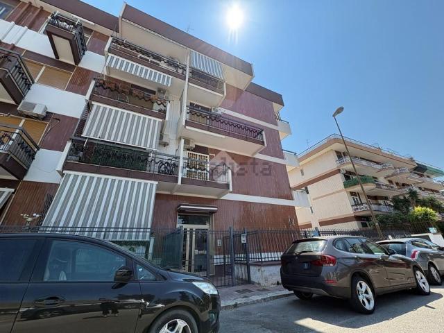 Appartamento in affitto di 86 m² in Via Monsignor Enrico Nicodemo, 14