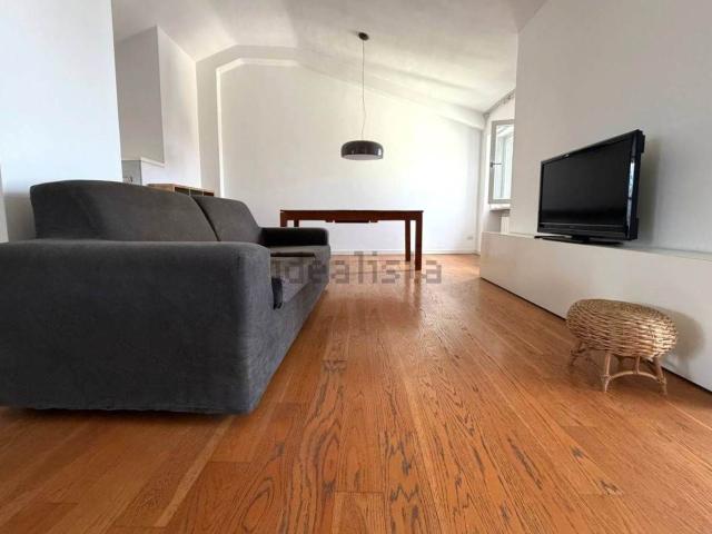 Appartamento in affitto di 88 m² in Via Eleuterio Ruggiero