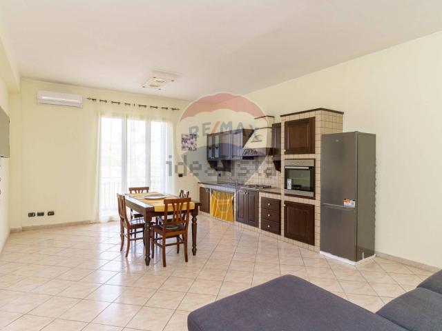 Appartamento in affitto di 88 m² in Via Faraci, 92