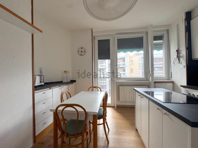 Appartamento in affitto di 88 m² in Via Privata Angera