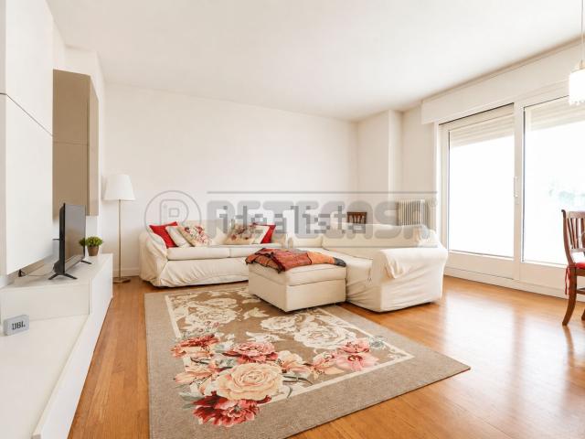 Appartamento in affitto di 89 m² in Corso San Felice Fortunato