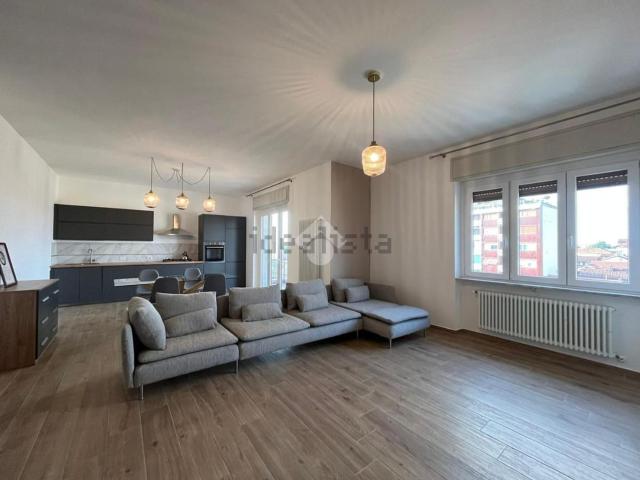 Appartamento in affitto di 89 m² in Piazza Garibaldi, 14