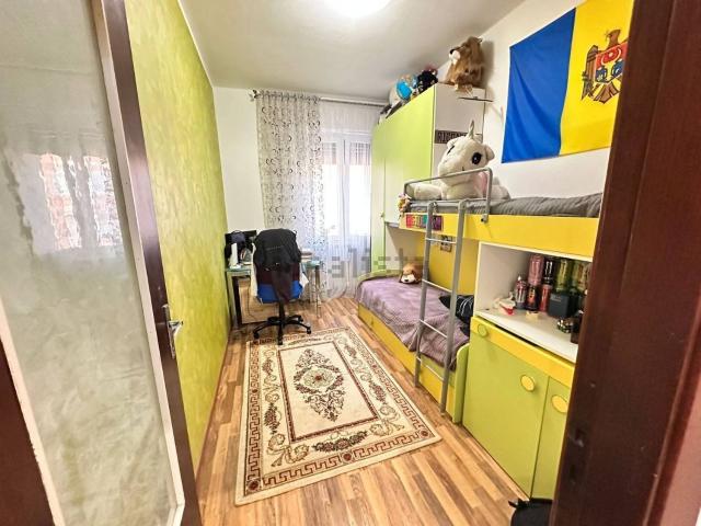 Appartamento in affitto di 93 m² in Via Ugo Foscolo