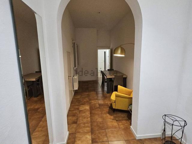 Appartamento in affitto di 93 m² in Via Urbana