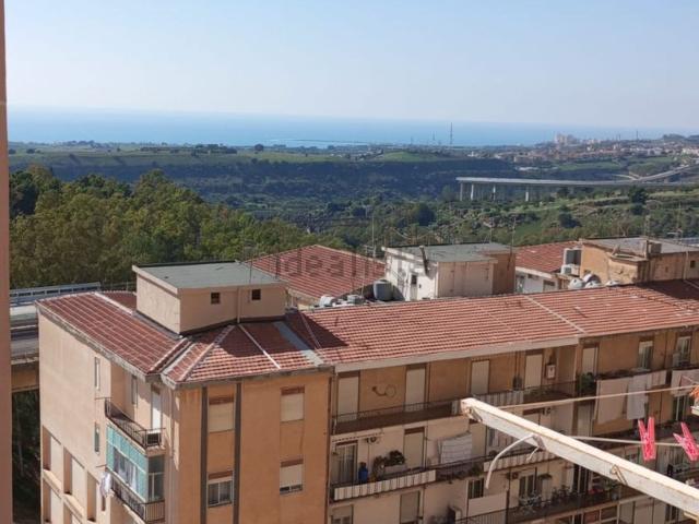 Appartamento in affitto di 93 m² in Via Alessandro Manzoni