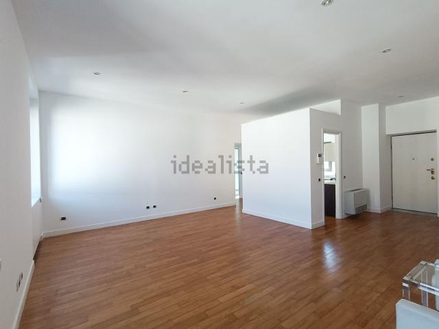 Appartamento in affitto di 93 m² in Via Arco, 1
