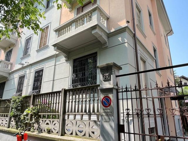 Appartamento in affitto di 93 m² in Via Carlo Ravizza, 37