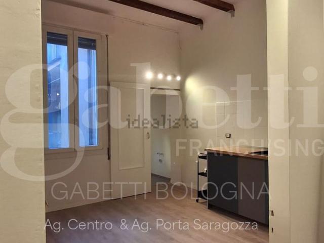 Appartamento in affitto di 93 m² in Via de&apos  Chiari