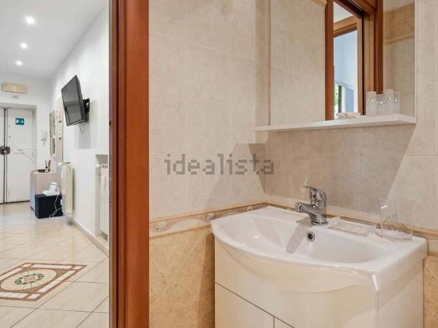 Appartamento in affitto di 93 m² in Via Francesco Caracciolo, 10