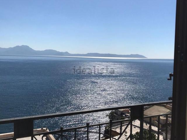 Appartamento in affitto di 93 m² in Via Posillipo, 41