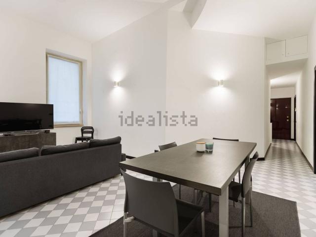 Appartamento in affitto di 93 m² in Via Sant&apos Agnese, 16