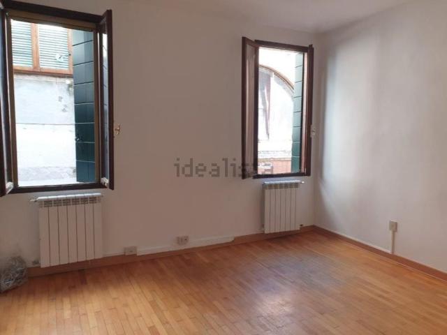 Appartamento in affitto di 90 m² in Calle dei Frati