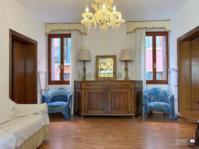 Appartamento in affitto di 90 m² in Calle Larga