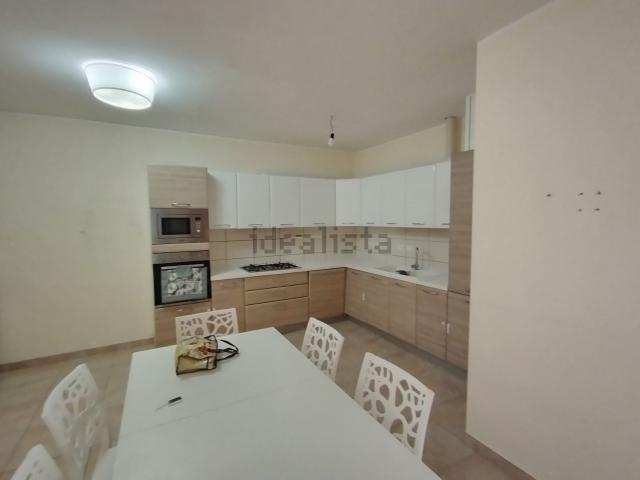 Appartamento in affitto di 90 m² in Contrada Dalmonte