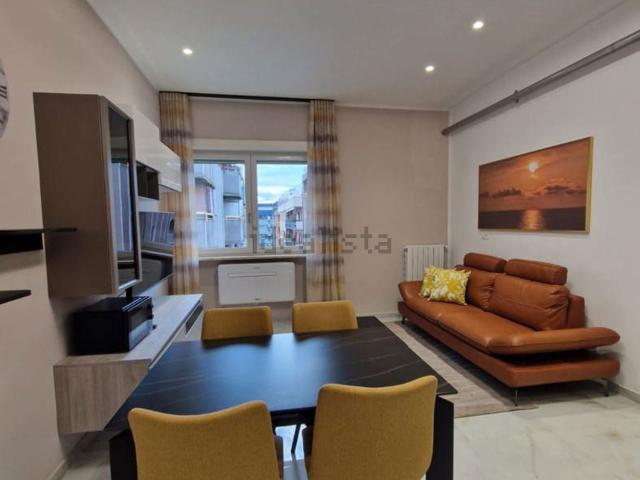 Appartamento in affitto di 90 m² in Corso Umberto I, 72