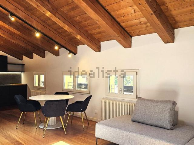 Appartamento in affitto di 90 m² in Via Trieste, 32