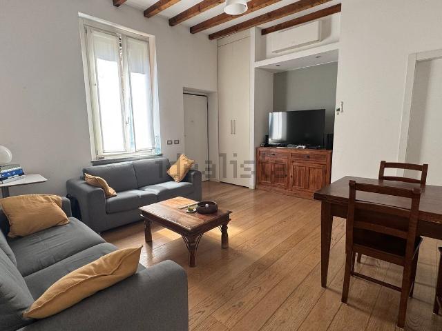 Appartamento in affitto di 90 m² in Via Ugo Bassi, 24