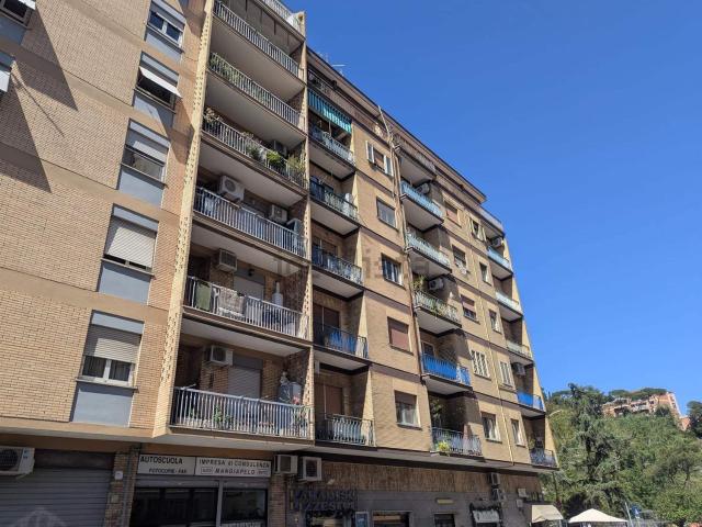 Appartamento in affitto di 90 m² in Via Umberto Moricca, 43