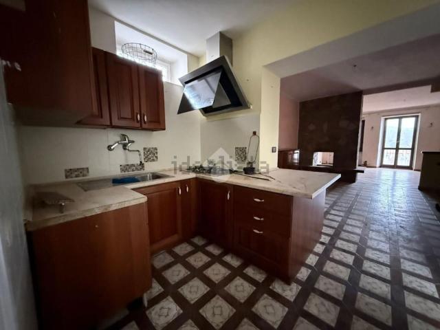 Appartamento in affitto di 90 m² in Via Umberto I, 47