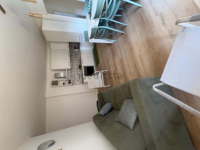 Appartamento in affitto di 90 m² in Via Villatico, 12
