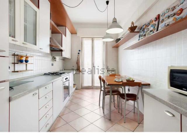 Appartamento in affitto di 90 m² in Via A. Gramsci, 19