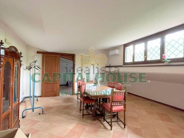 Appartamento in affitto di 90 m² in Via Aldo Moro, 88