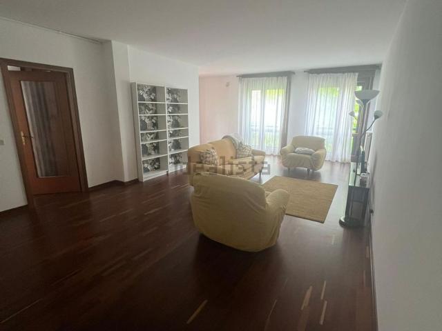 Appartamento in affitto di 90 m² in Via Antonio Guolo