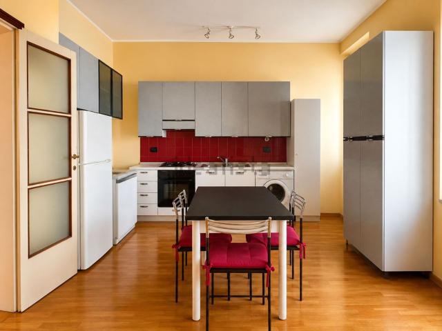 Appartamento in affitto di 90 m² in Via Averardo Buschi, 35