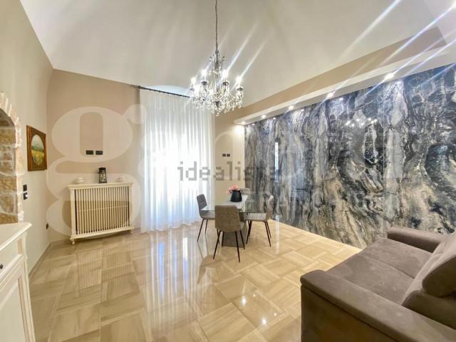 Appartamento in affitto di 90 m² in Via delle Crociate