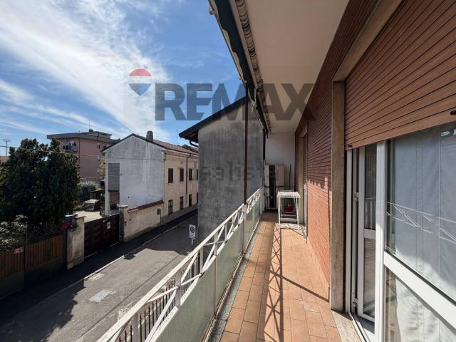 Appartamento in affitto di 90 m² in Via Ferrara, 4