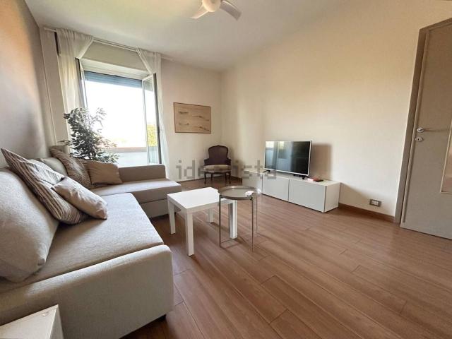 Appartamento in affitto di 86 m² in Via Francesco Caracciolo, 16