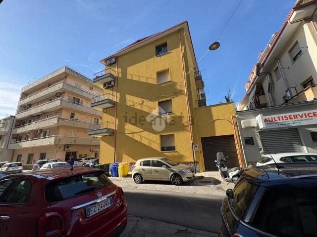 Appartamento in affitto di 90 m² in Via Genova, 54