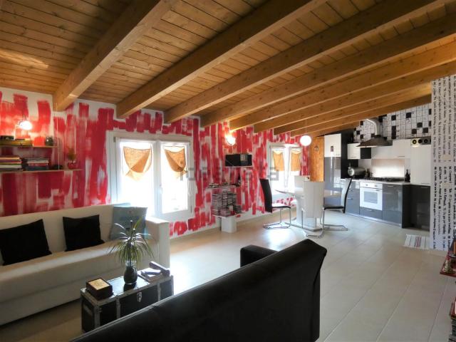 Appartamento in affitto di 90 m² in Via Giulio e Corrado Venini, 55