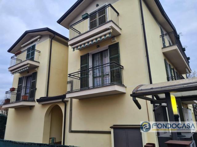 Appartamento in affitto di 90 m² in Via Lario