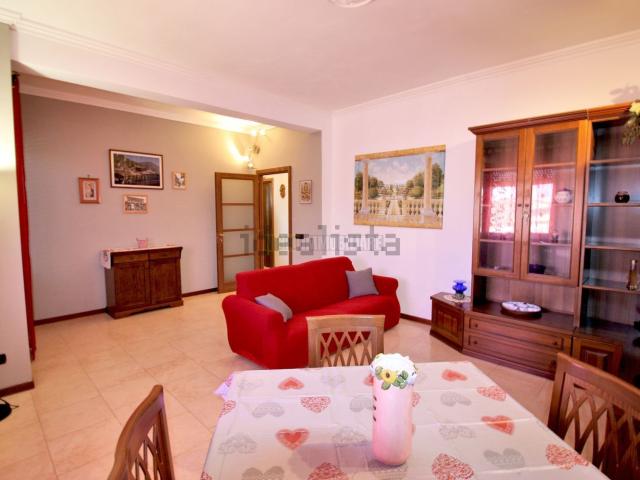 Appartamento in affitto di 90 m² in Via Livorno, 27
