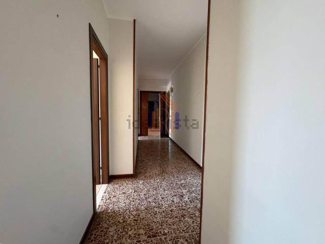 Appartamento in affitto di 90 m² in Via Lombardia, 21