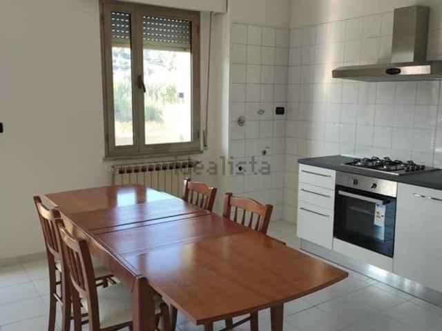 Appartamento in affitto di 90 m² in Via mare Adriatico