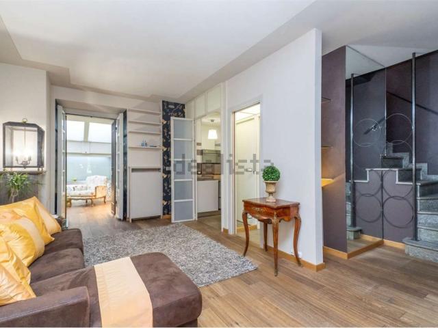 Appartamento in affitto di 90 m² in Via Maria Vittoria, 15
