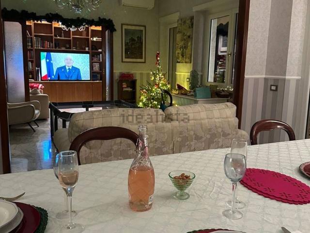 Appartamento in affitto di 90 m² in Via Monte Gemma