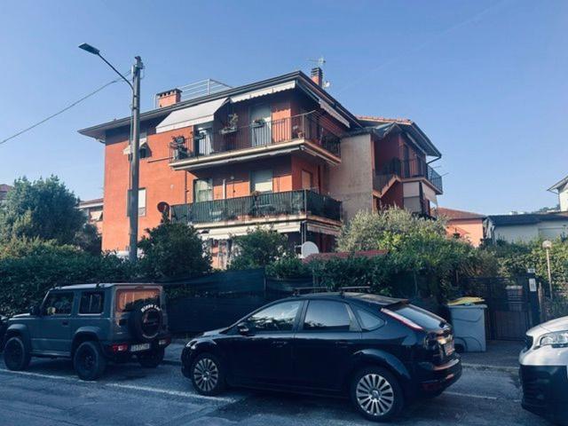 Appartamento in affitto di 90 m² in Via Montepertico, 10