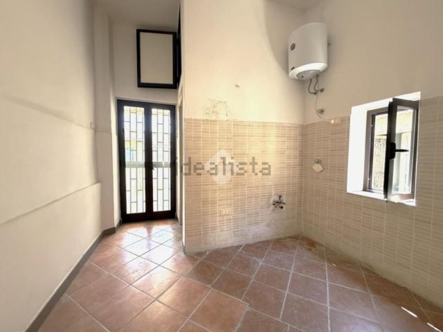 Appartamento in affitto di 90 m² in Via P. Ludovico da Casoria, 48