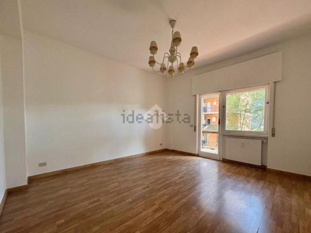 Appartamento in affitto di 90 m² in Via Pietro Belon, 135