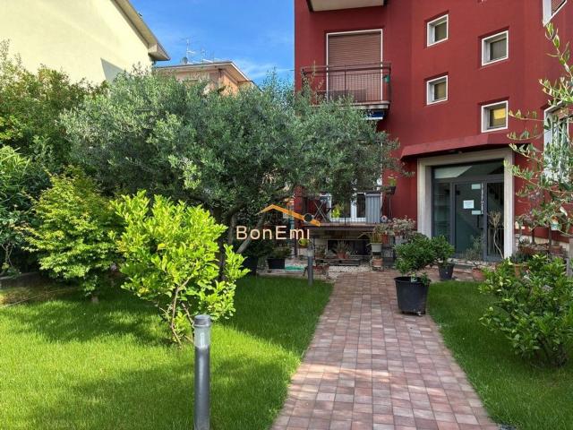 Appartamento in affitto di 90 m² in Via Polesella