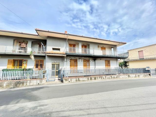 Appartamento in affitto di 90 m² in Via Provinciale per Riposto
