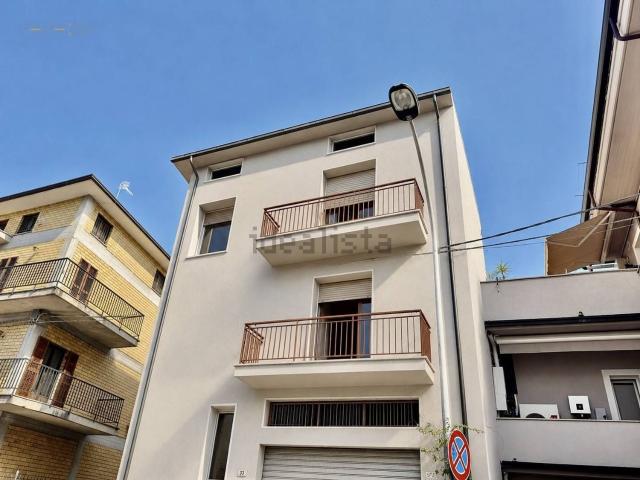 Appartamento in affitto di 90 m² in Via Puglia, 31