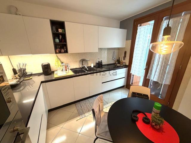 Appartamento in affitto di 90 m² in Via Roma, 5