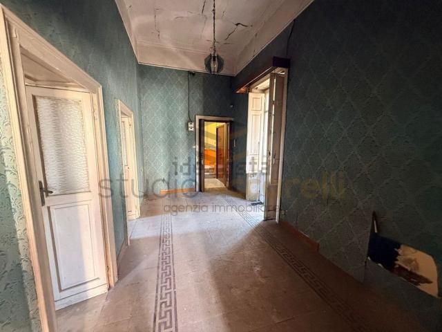 Appartamento in affitto di 90 m² in Via San Maria Ai Monti, 25