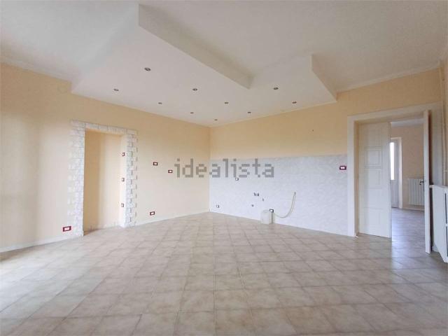 Appartamento in affitto di 90 m² in Via San Pietro, 93