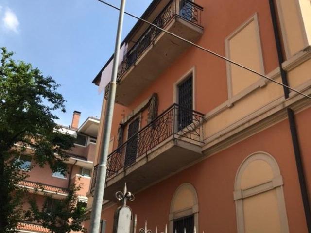 Appartamento in affitto di 90 m² in Viale Antonio Aldini