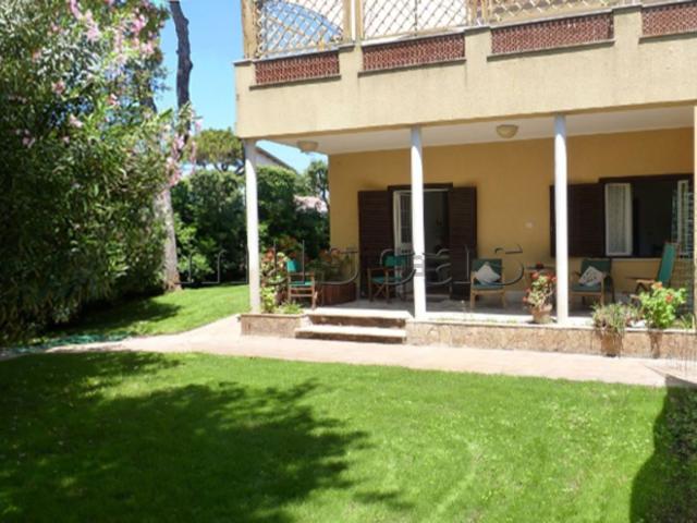 Appartamento in affitto di 90 m² in Viale Castellammare, 44